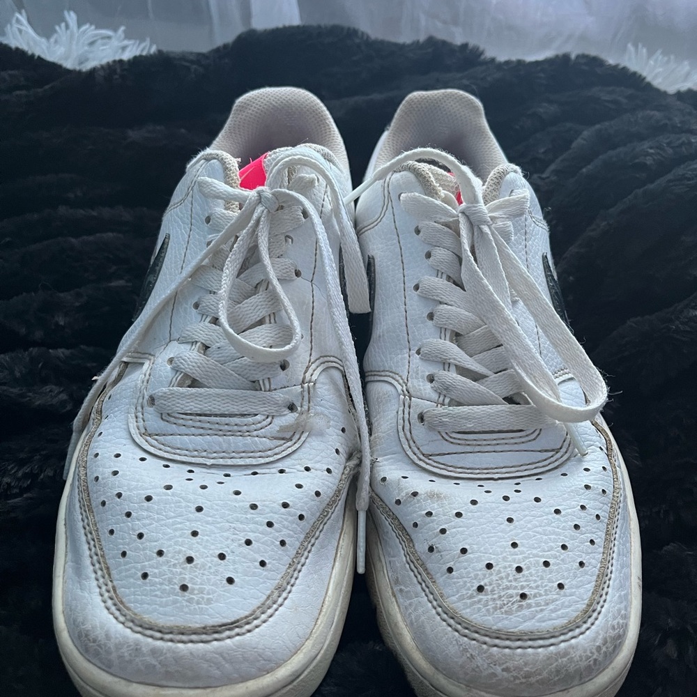 Pink nike shoes